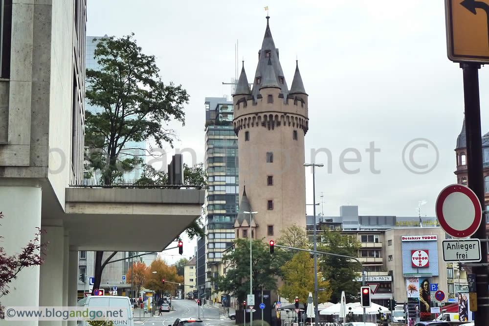 Frankfurt - Eschenheimer Turm from SW